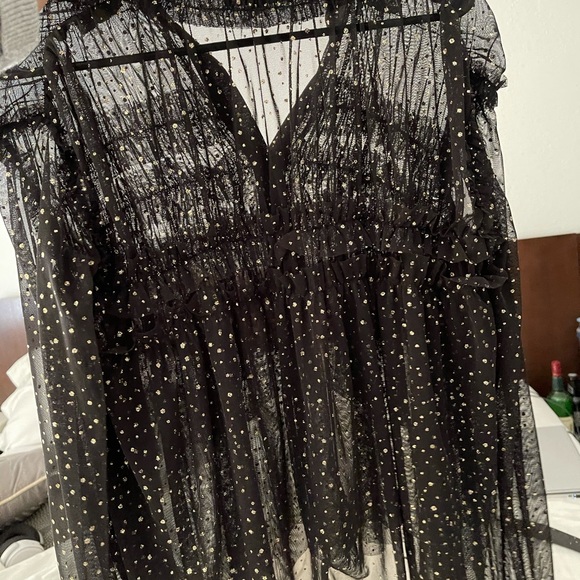 NEW Women’s mesh glitter see through top. - Picture 3 of 4